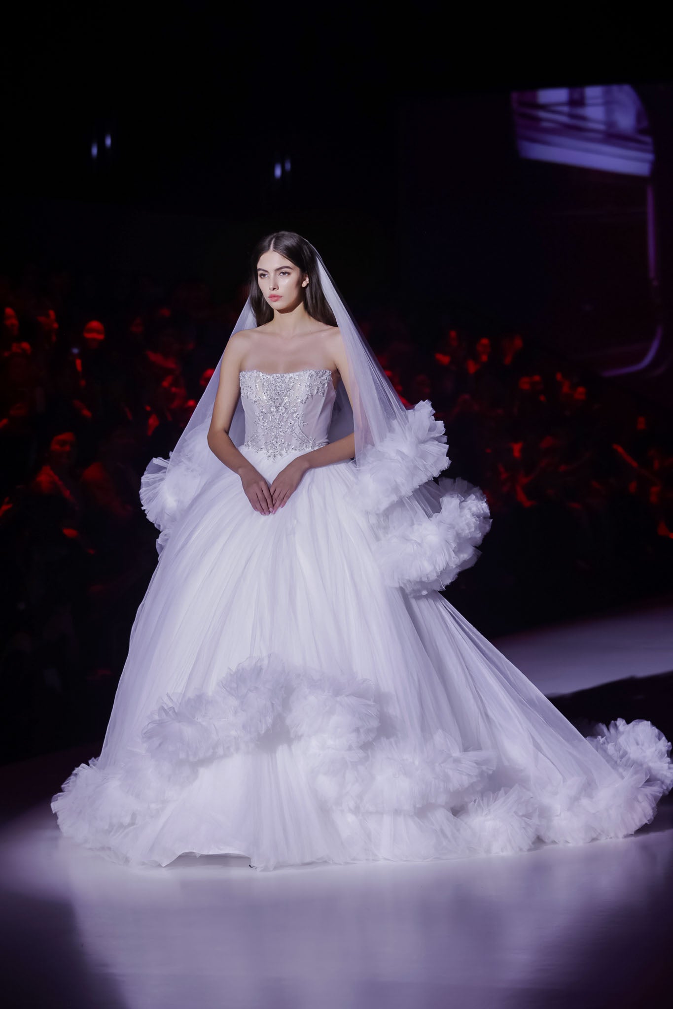 LOOK 18