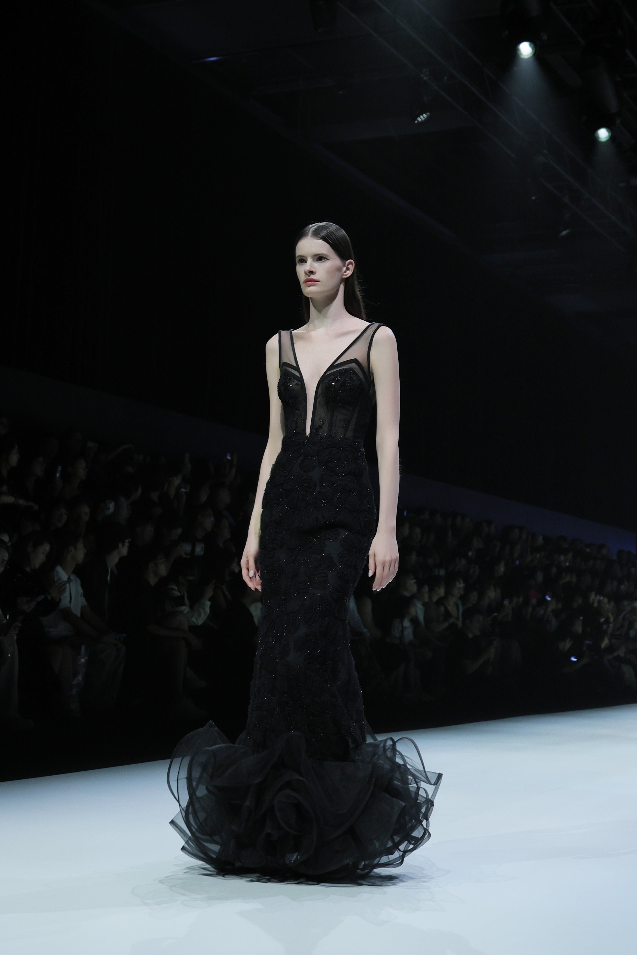 LOOK 02
