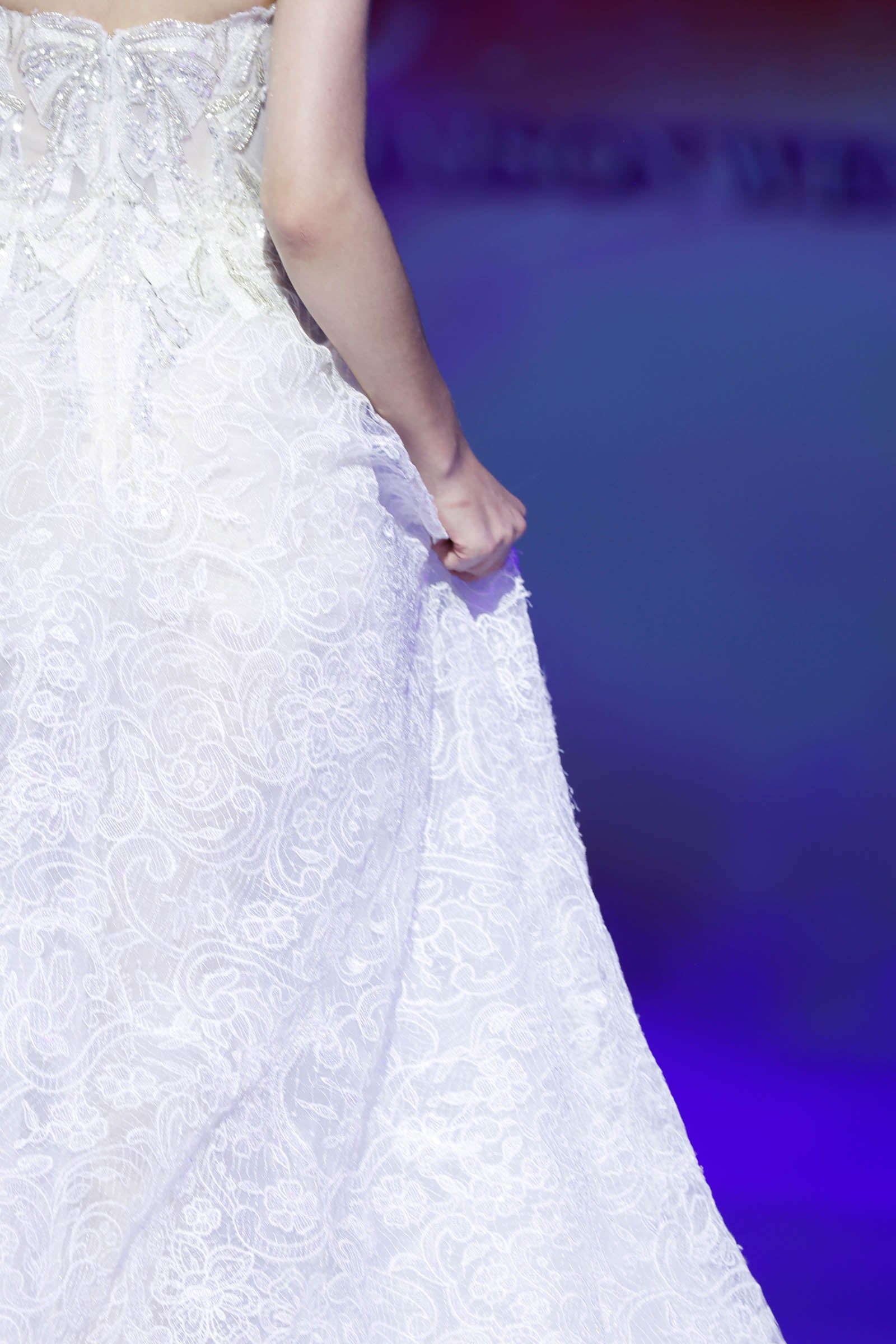 LOOK 18