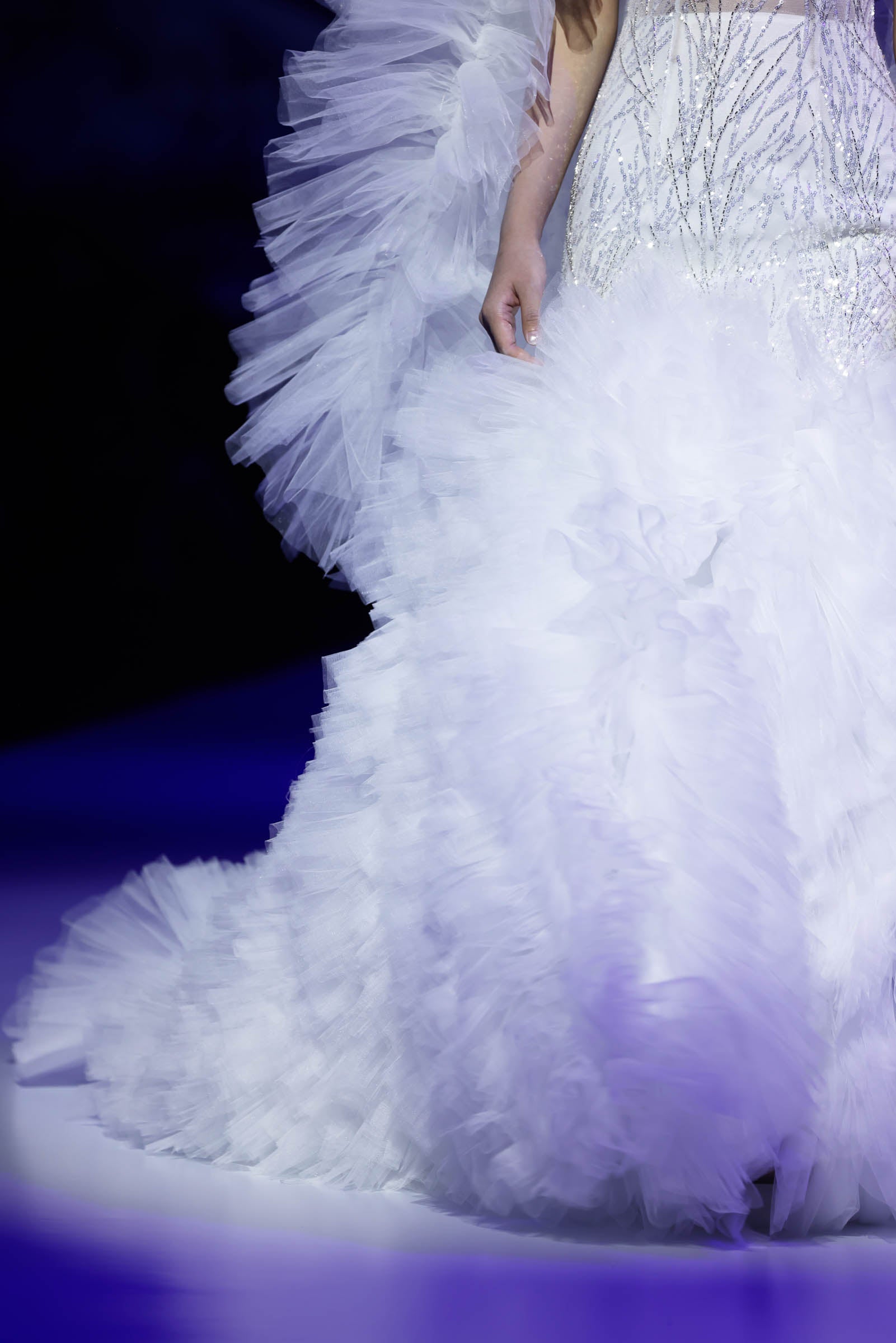 LOOK 19