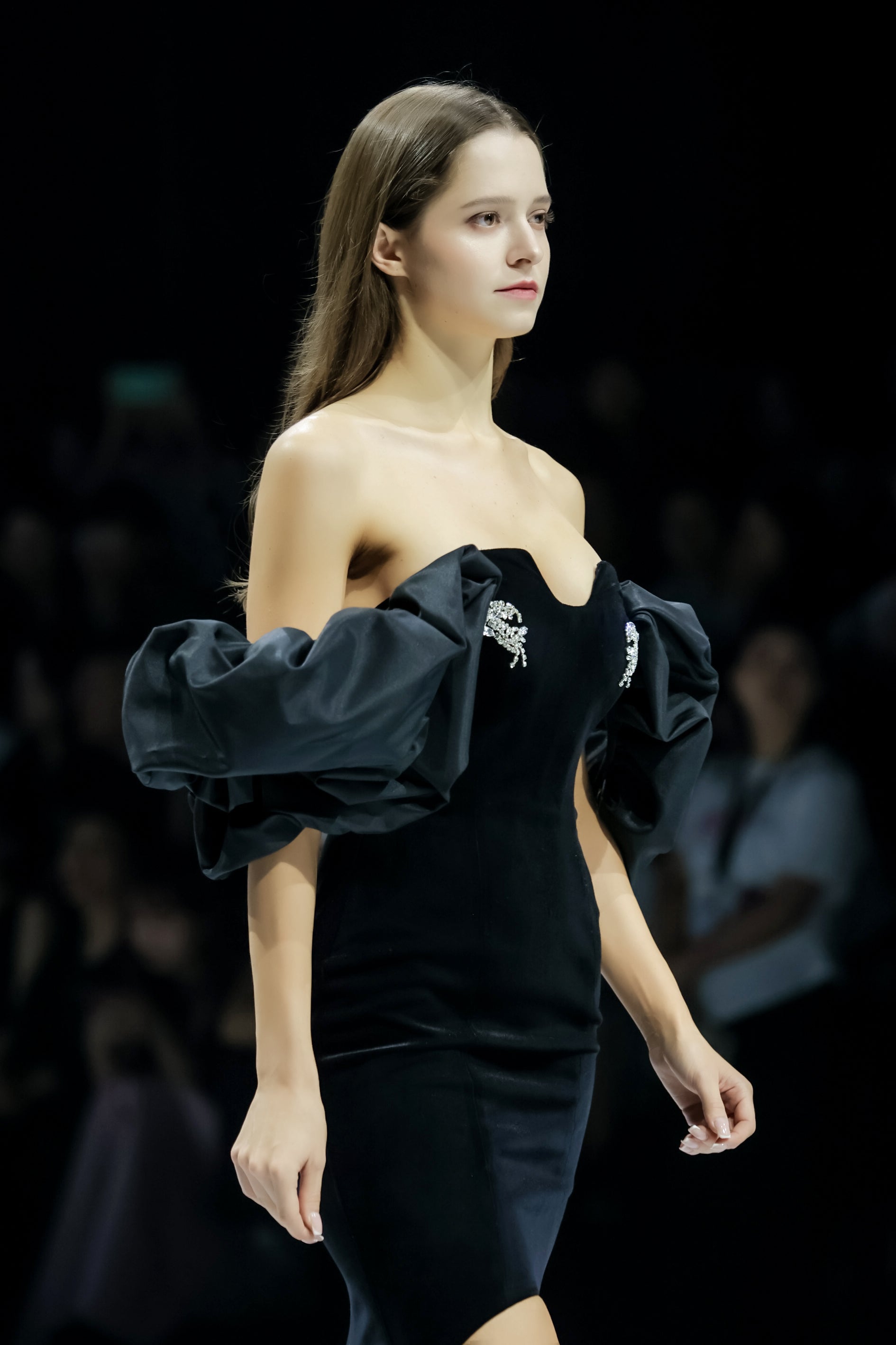 LOOK 06