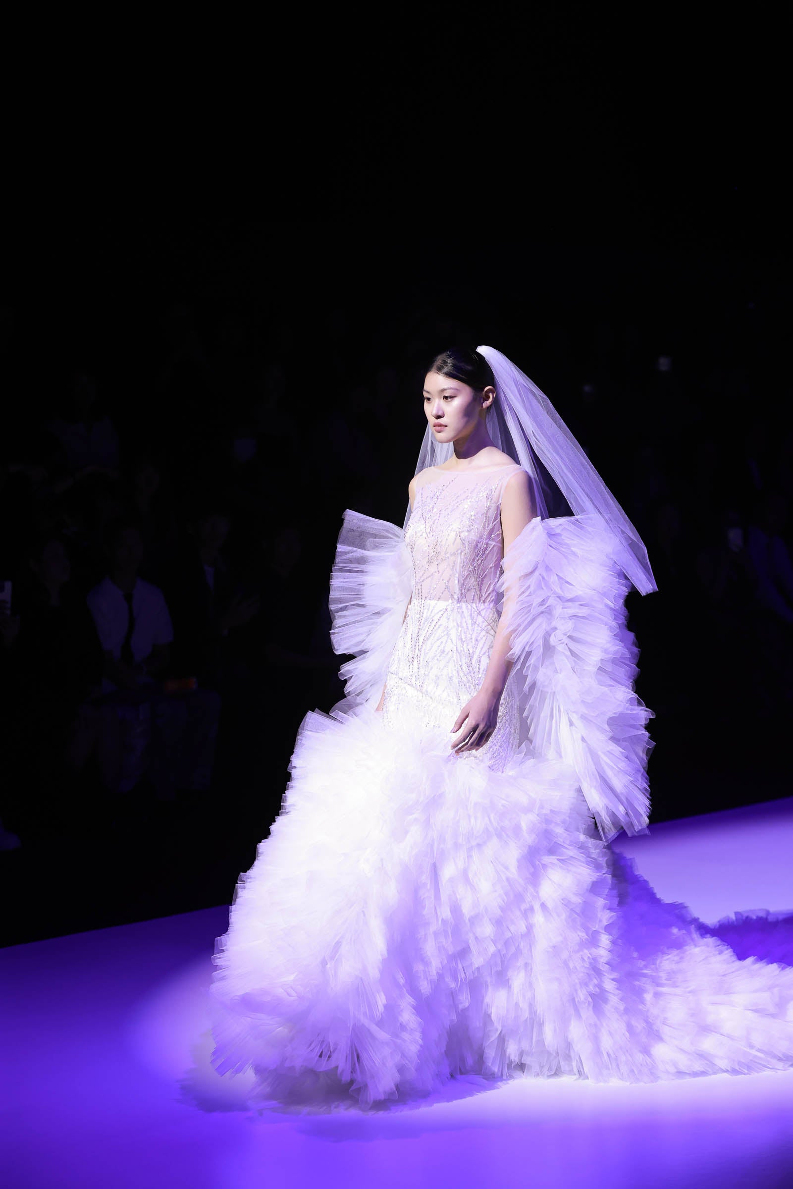 LOOK 19