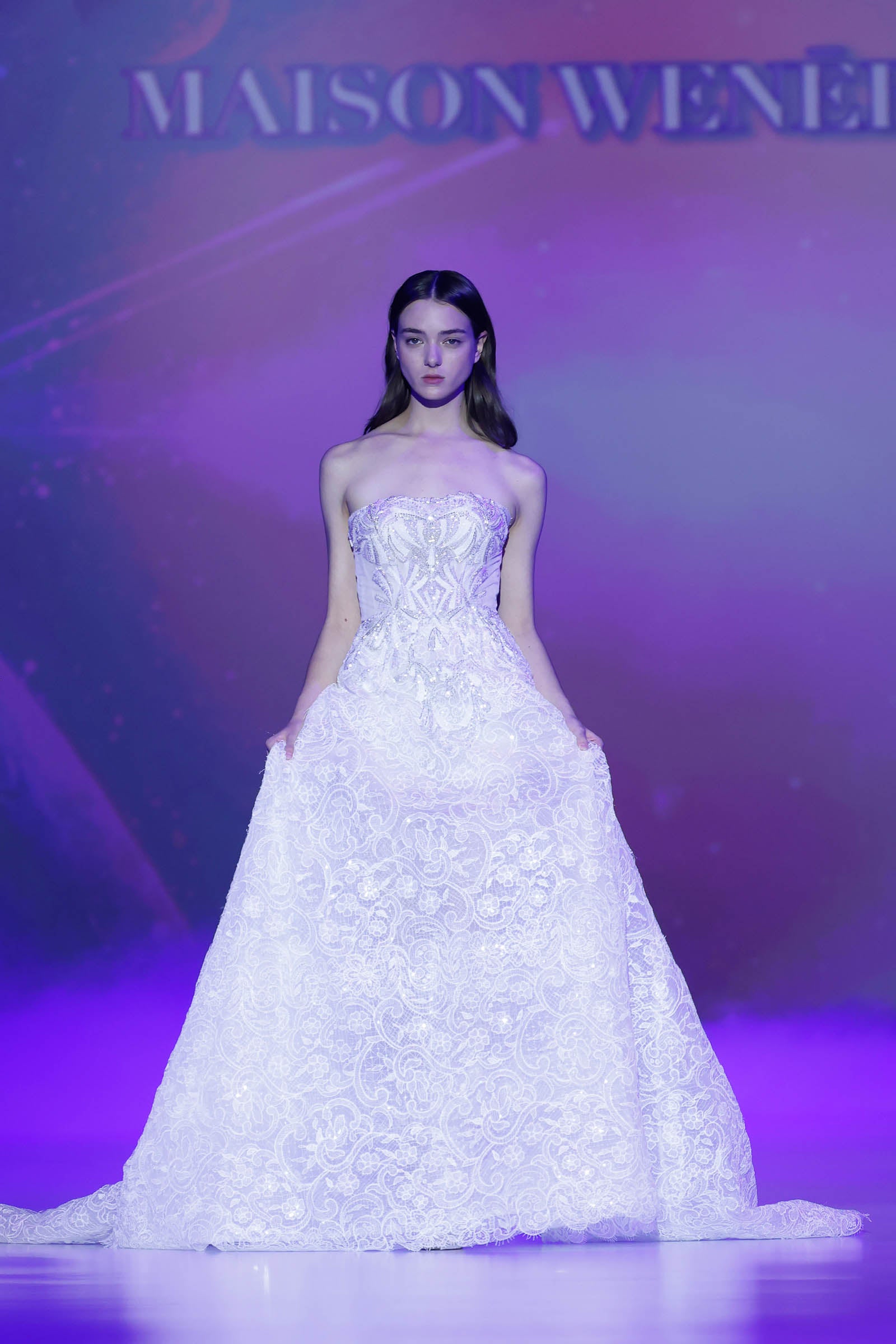 LOOK 18