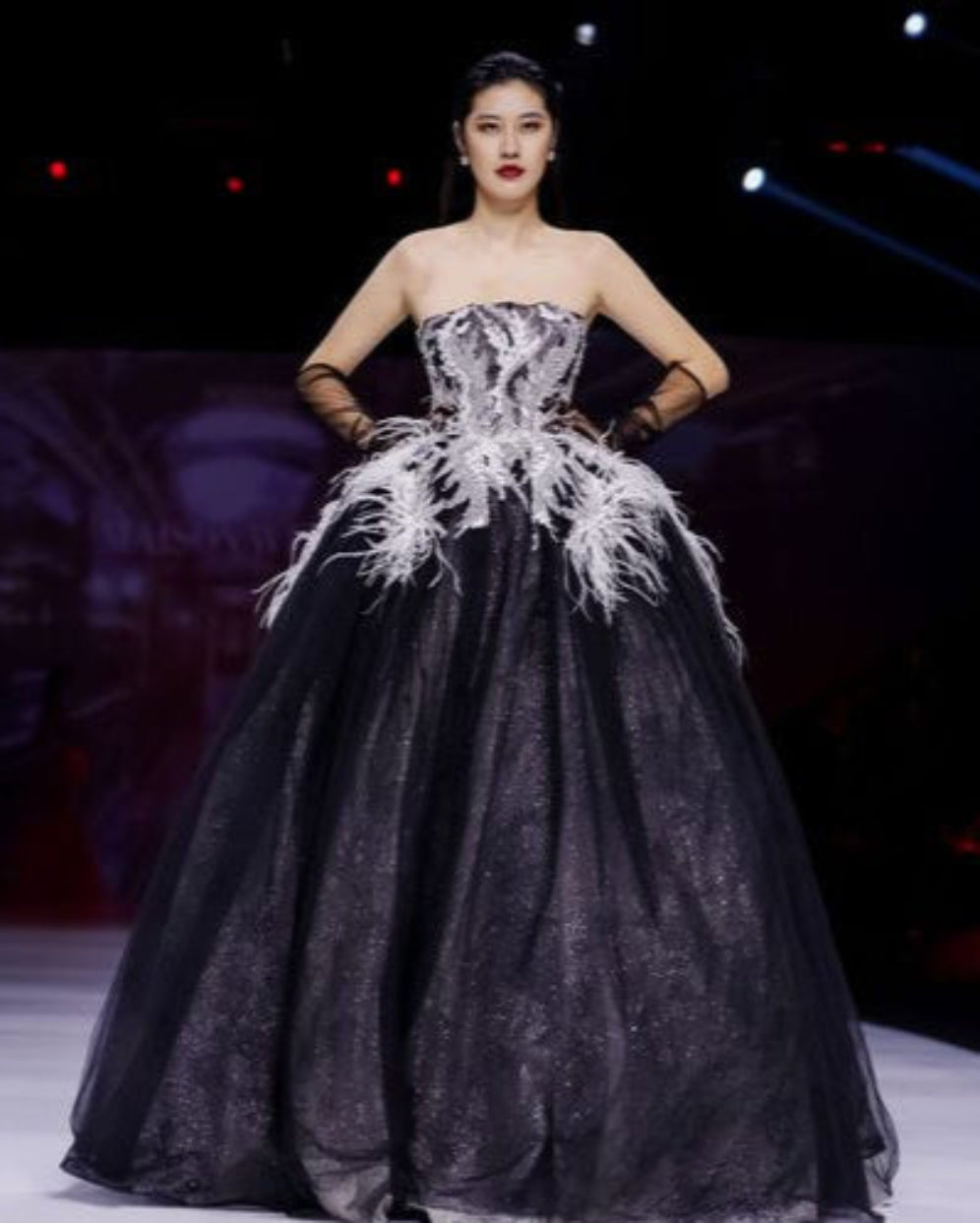 LOOK 16