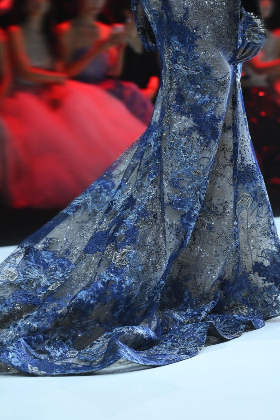 LOOK 12
